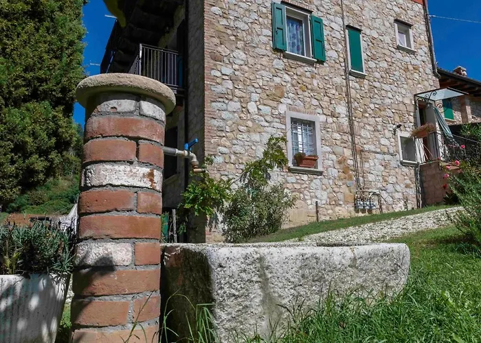 Podere Pratizzoli 公寓 *